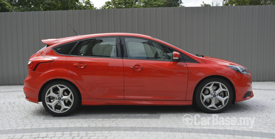 Ford Focus ST Mk3 (C346) (2012) Exterior