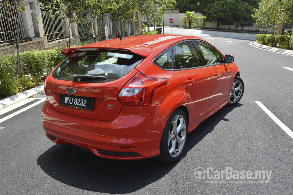 Ford Focus ST Mk3 (C346) (2012) Exterior