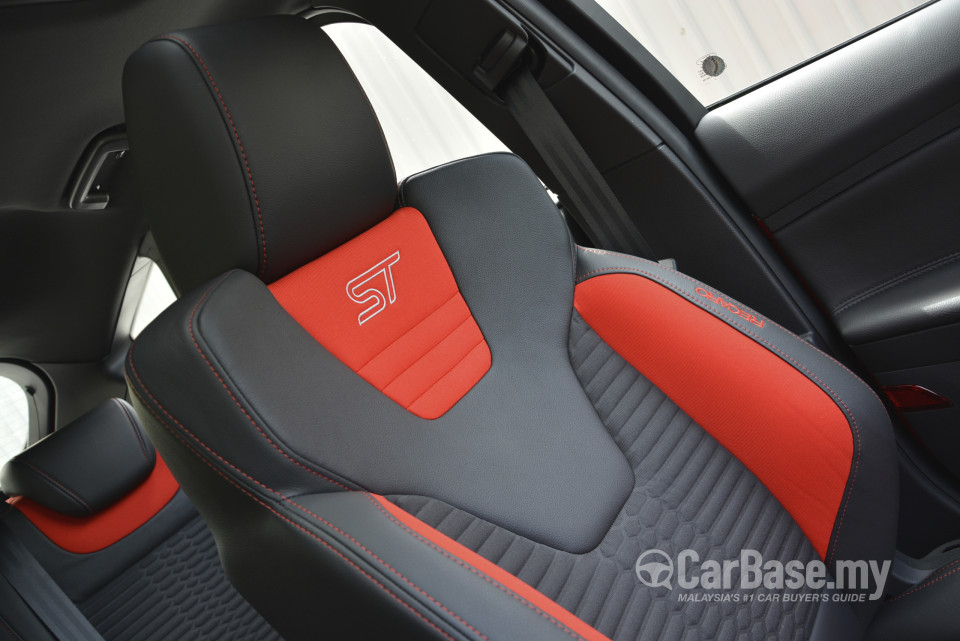 Ford Focus ST Mk3 (C346) (2012) Interior