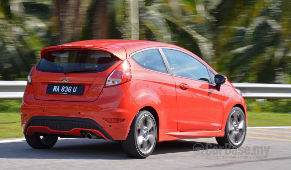 Proton Exora Mk1 RC (2019) Exterior