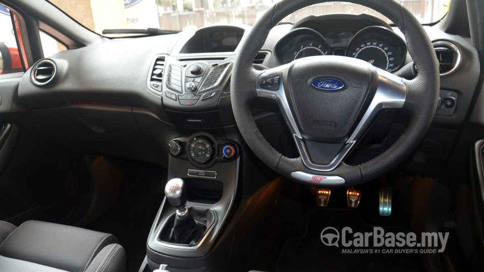 Ford Fiesta ST B299 (2014) Interior