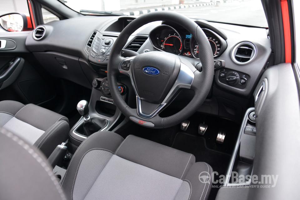 Ford Fiesta ST B299 (2014) Interior