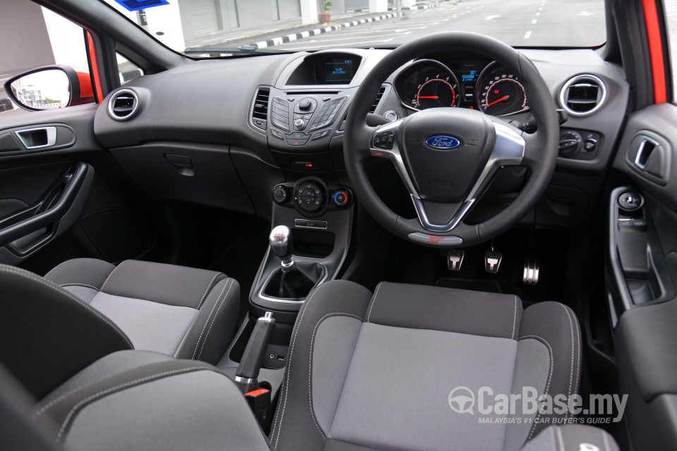 Ford Fiesta ST B299 (2014) Interior