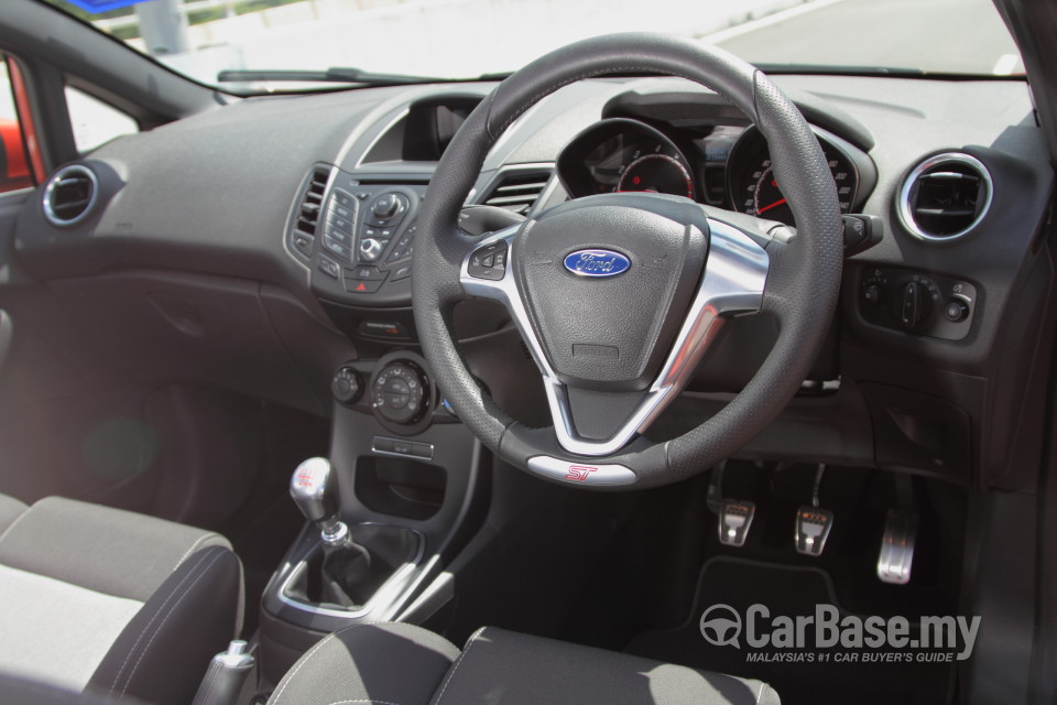 Ford Fiesta ST B299 (2014) Interior