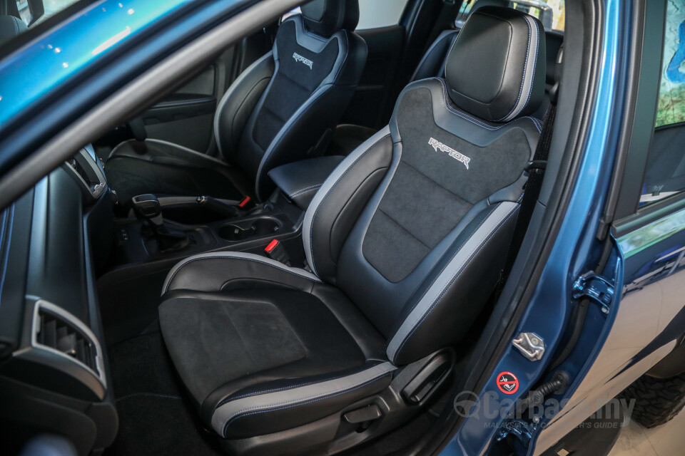 Nissan Navara D23 Facelift (2021) Interior