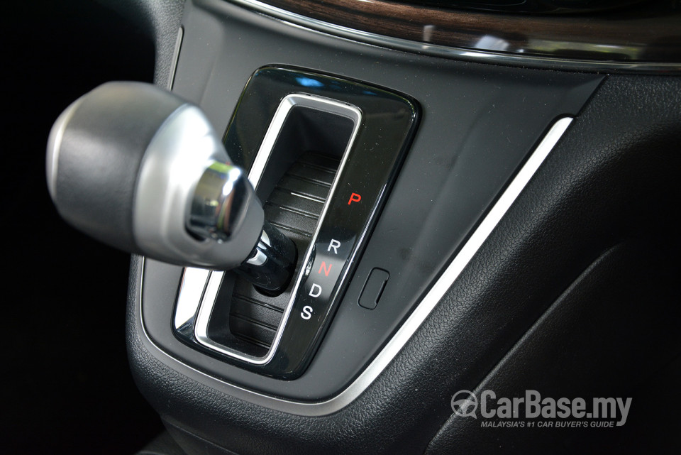 Honda CR-V RM Facelift (2015) Interior