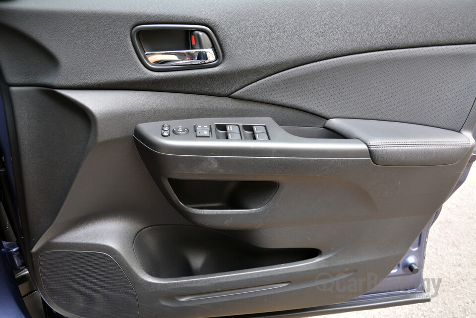 Perodua Aruz D38L (2019) Interior