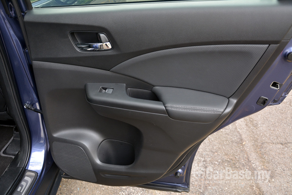 Honda CR-V RM Facelift (2015) Interior