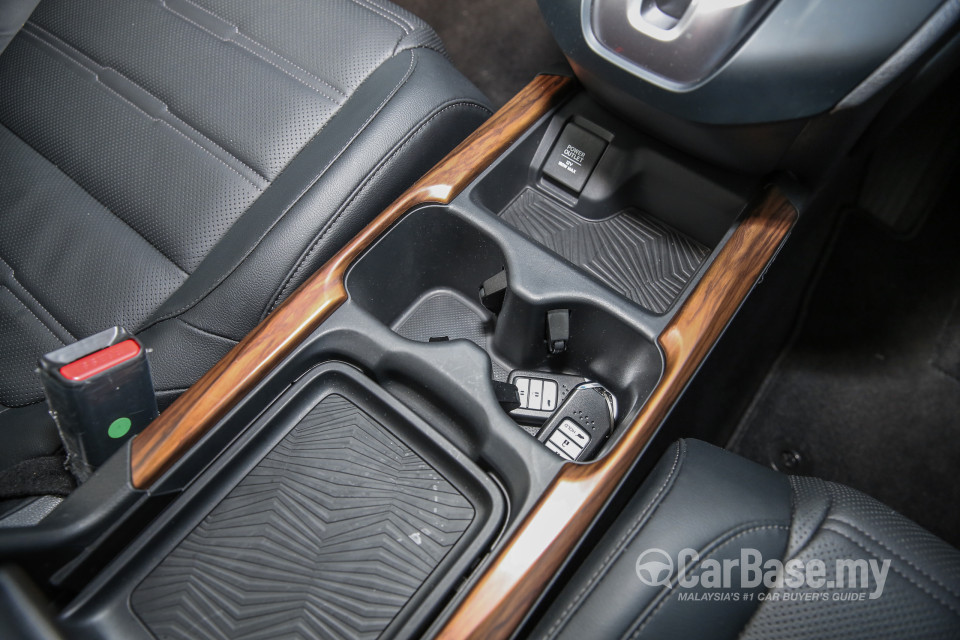 Honda CR-V RW (2017) Interior