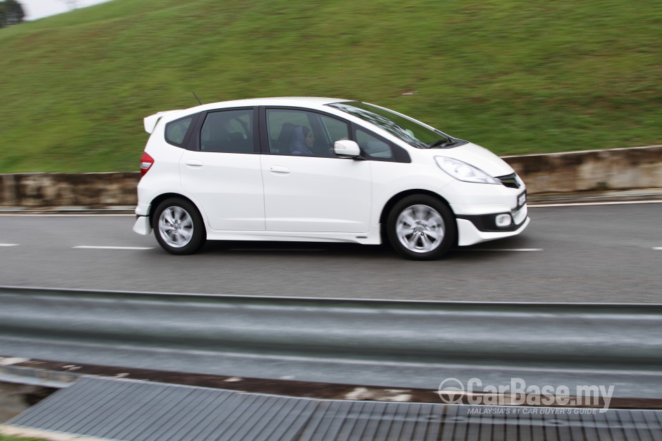 Honda Jazz GE Facelift (2011) Exterior