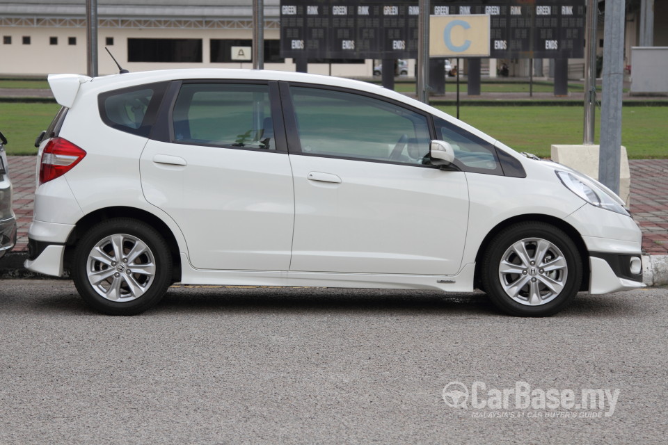 Honda Jazz GE Facelift (2011) Exterior