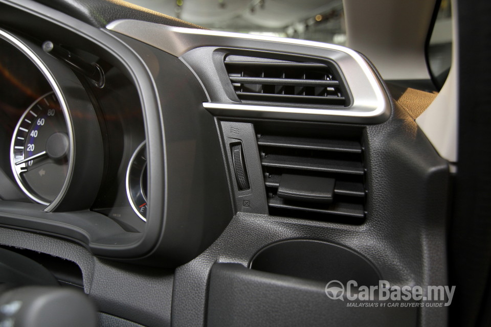 Honda Jazz GK (2014) Interior
