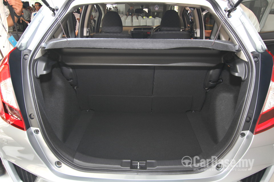 Honda Jazz GK (2014) Interior