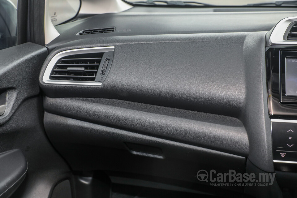 Mitsubishi ASX Mk1 Facelift (2013) Interior