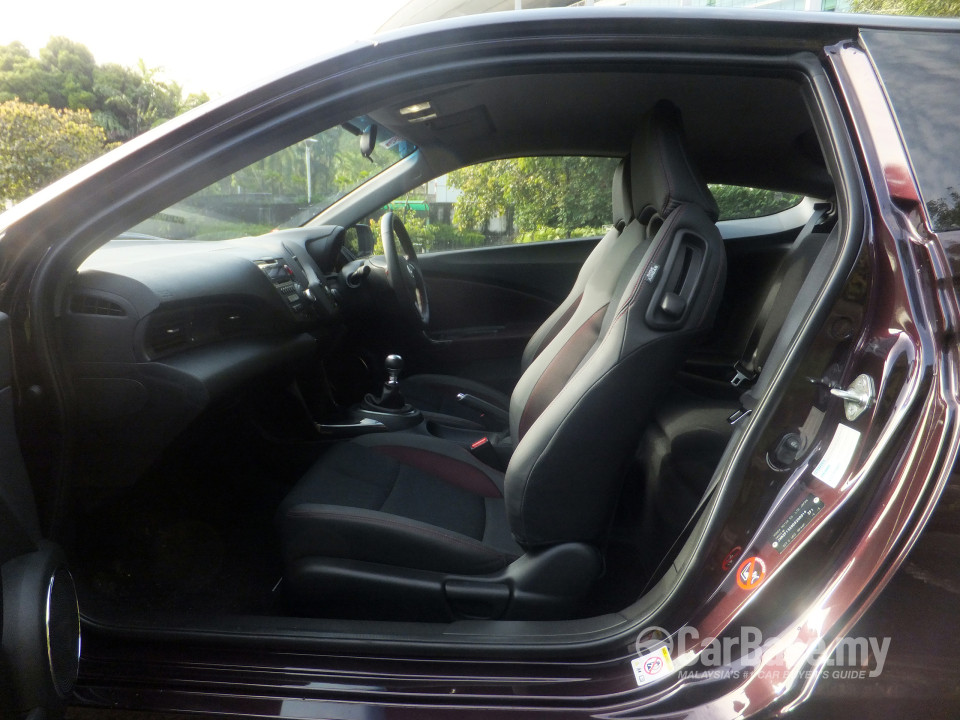 Honda CR-Z ZF1 Facelift (2013) Interior