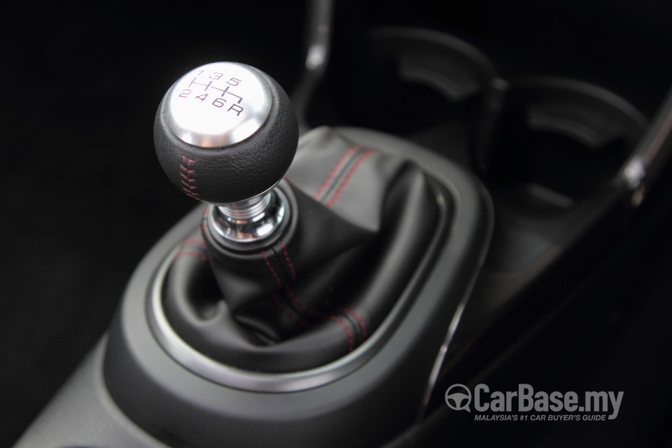 Honda CR-Z ZF1 Facelift (2013) Interior