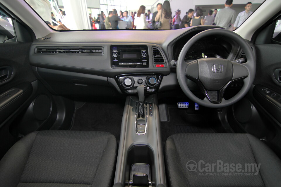 Toyota Innova AN140 (2016) Interior