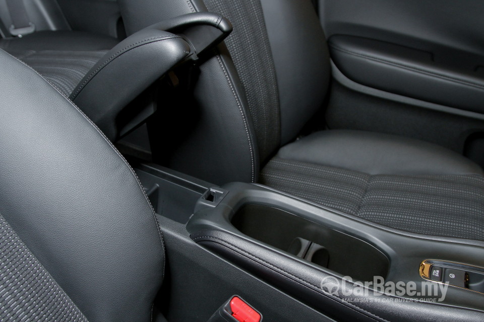Honda HR-V RU (2015) Interior