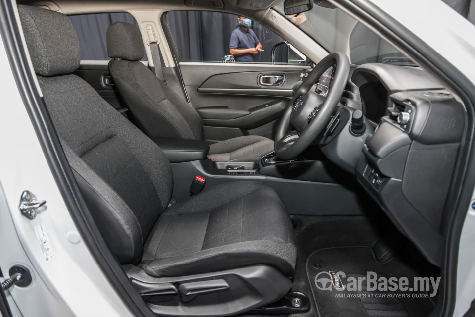 Honda HR-V RV (2022) Interior