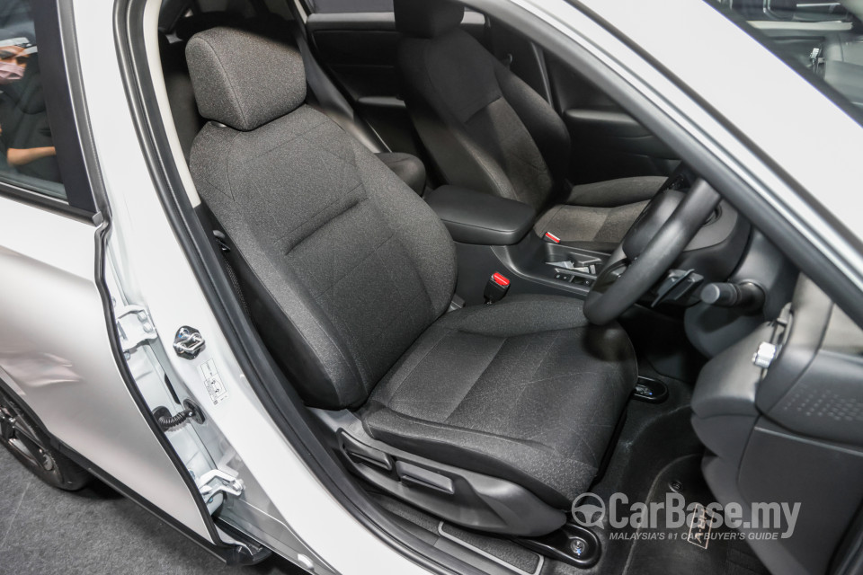 Honda HR-V RV (2022) Interior