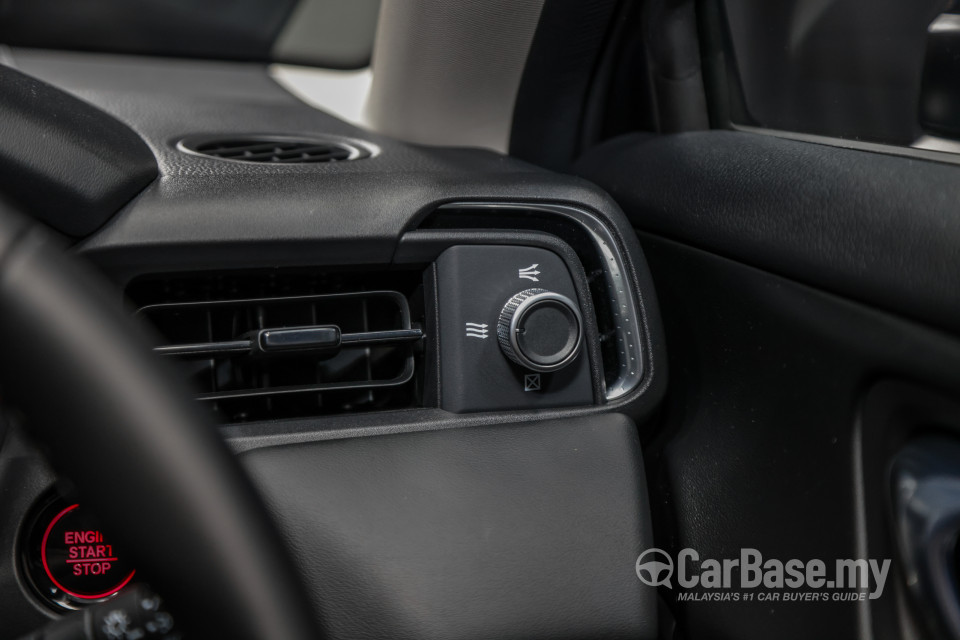 Honda HR-V RV (2022) Interior
