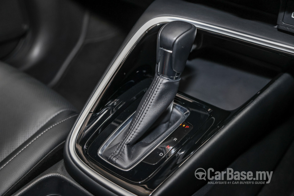 Honda HR-V RV (2022) Interior