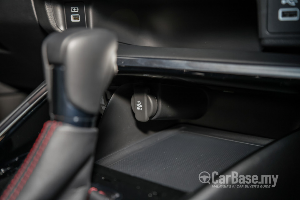Honda HR-V RV (2022) Interior
