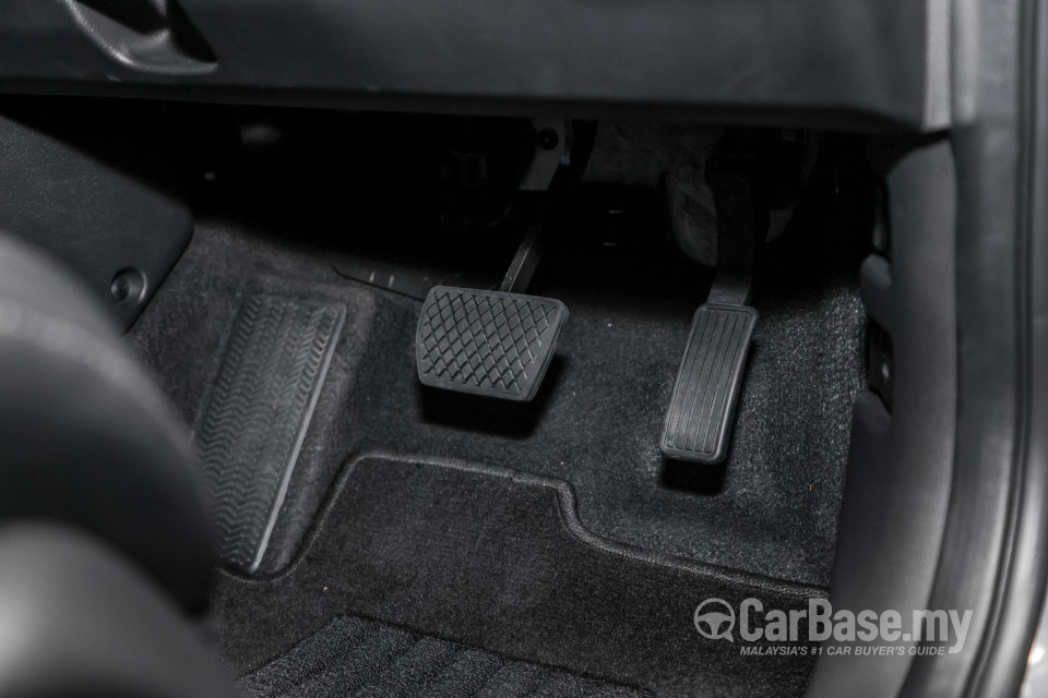 Honda HR-V RV (2022) Interior