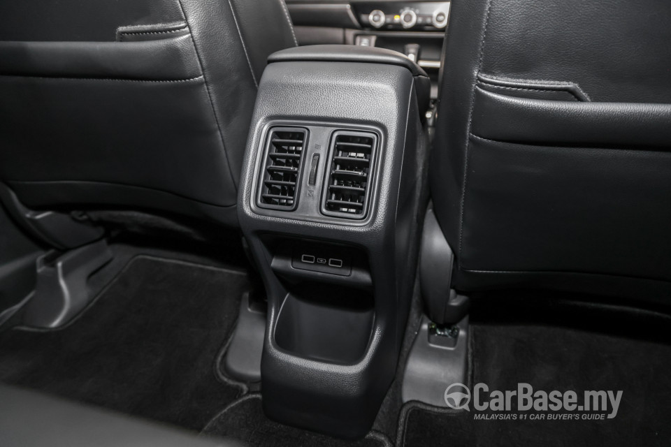 Honda HR-V RV (2022) Interior