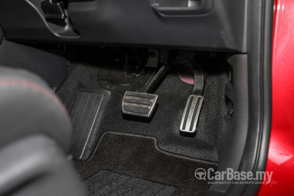 Honda HR-V RV (2022) Interior