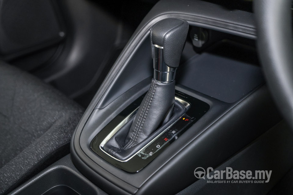 Honda HR-V RV (2022) Interior