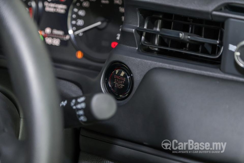 Honda HR-V RV (2022) Interior