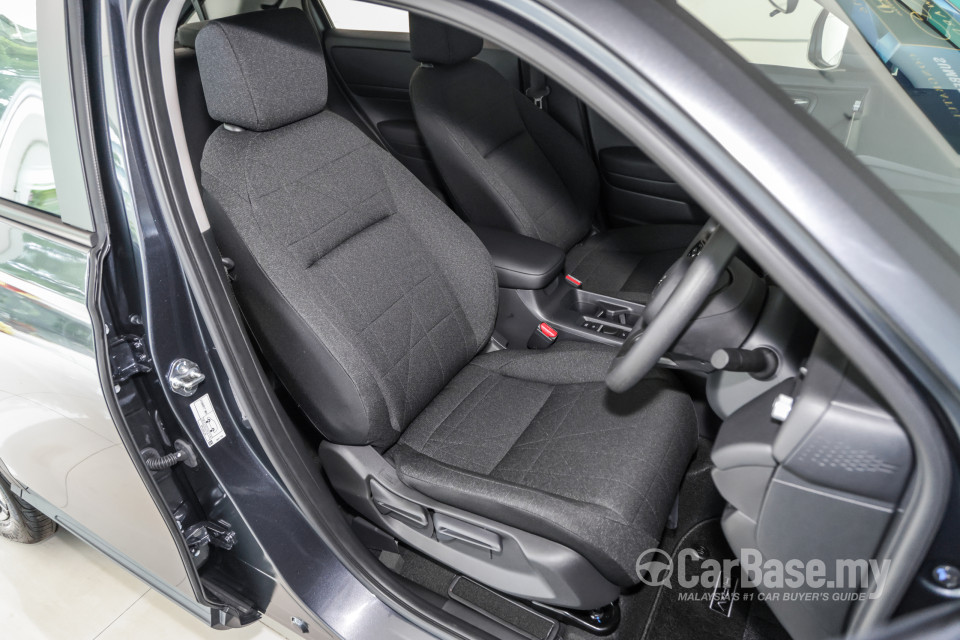 Honda HR-V RV (2022) Interior