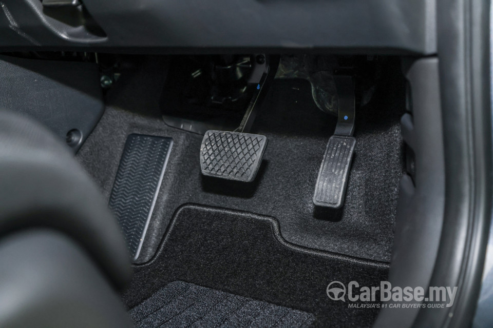 Honda HR-V RV (2022) Interior