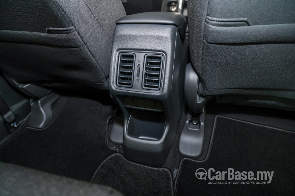 Honda HR-V RV (2022) Interior