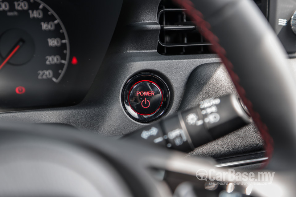 Honda HR-V RV (2022) Interior