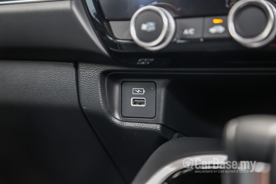 Honda HR-V RV (2022) Interior