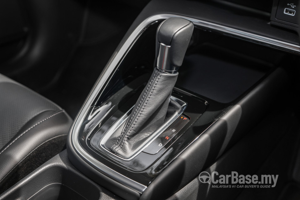 Honda HR-V RV (2022) Interior
