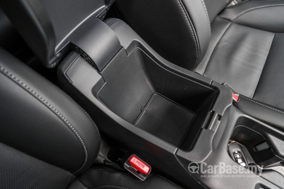 Honda HR-V RV (2022) Interior