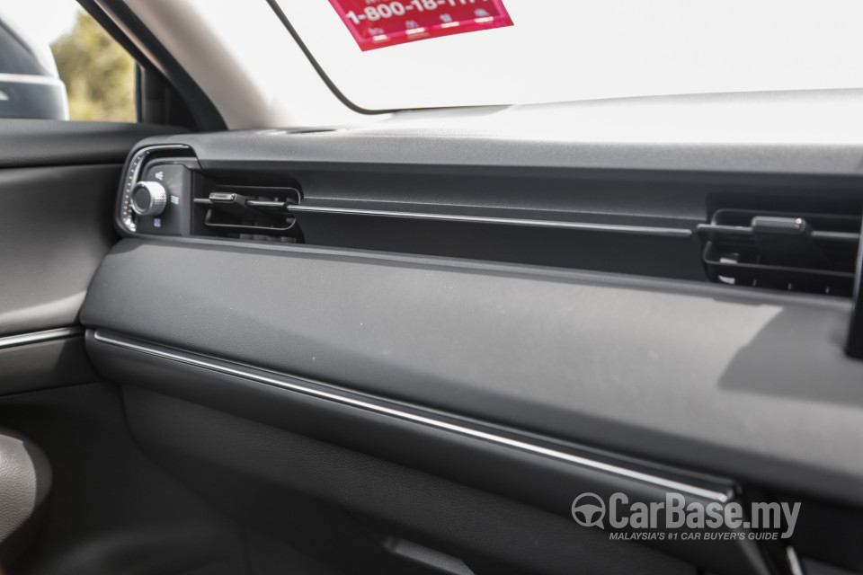 Honda HR-V RV (2022) Interior