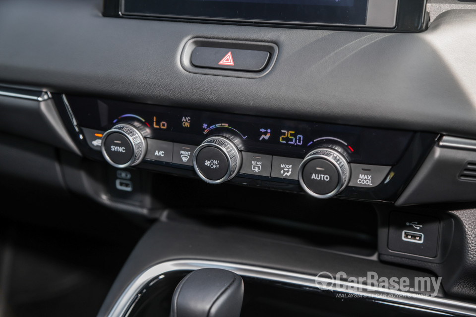 Honda HR-V RV (2022) Interior