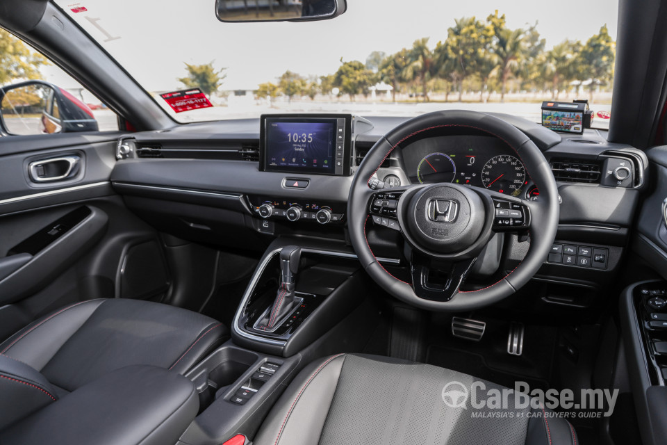 Honda HR-V RV (2022) Interior