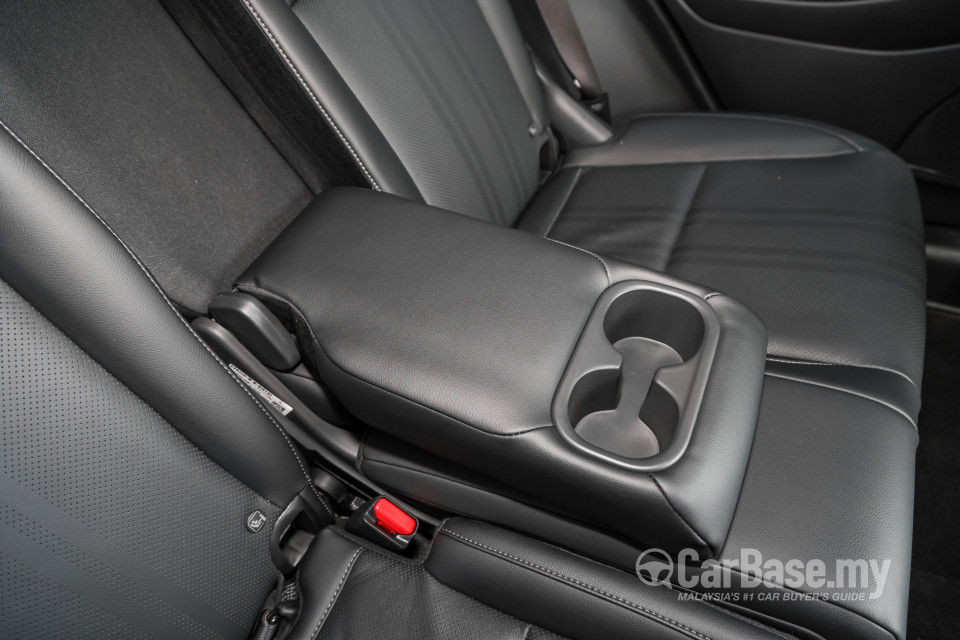 Honda HR-V RV (2022) Interior