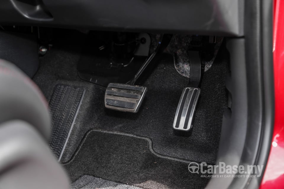 Honda HR-V RV (2022) Interior