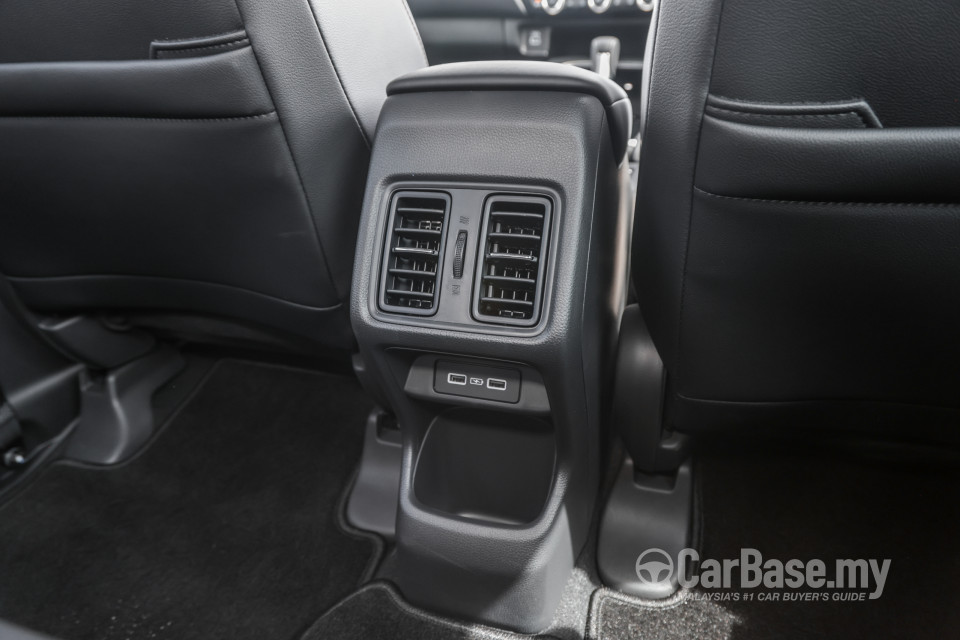 Honda HR-V RV (2022) Interior