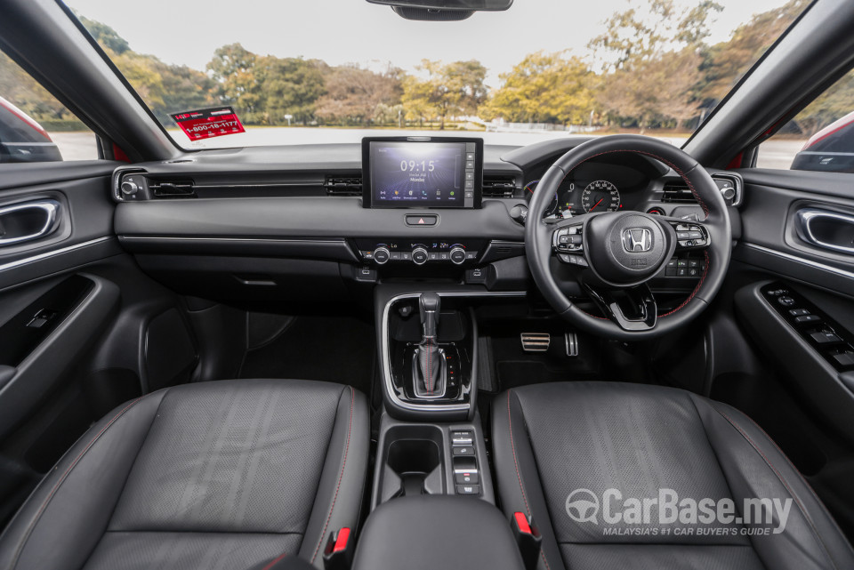 Honda HR-V RV (2022) Interior