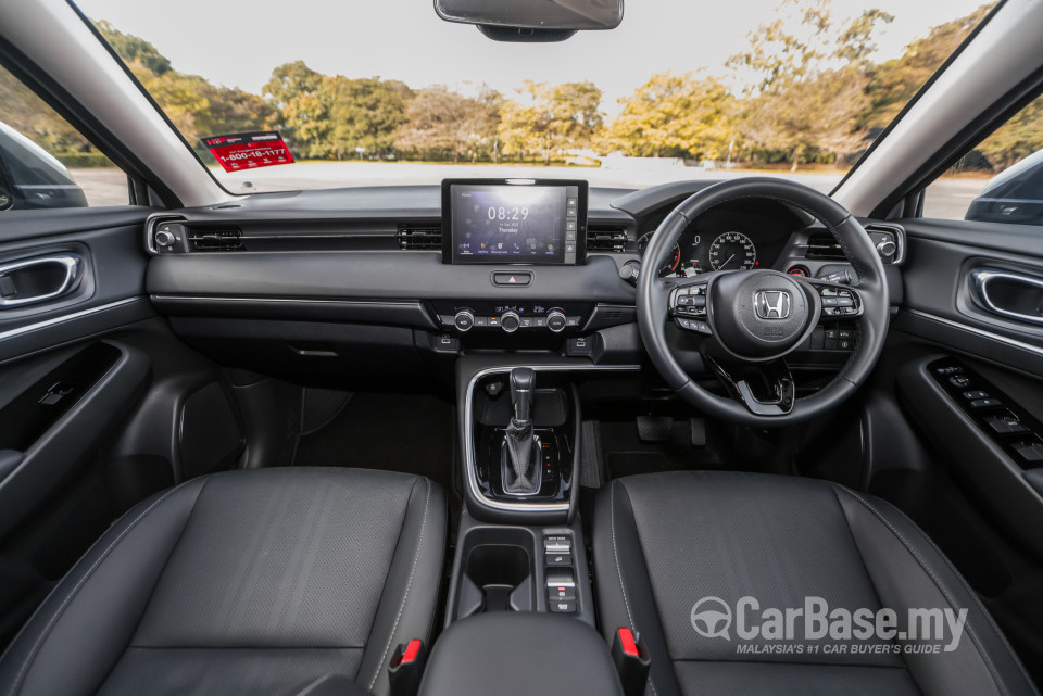 Honda HR-V RV (2022) Interior