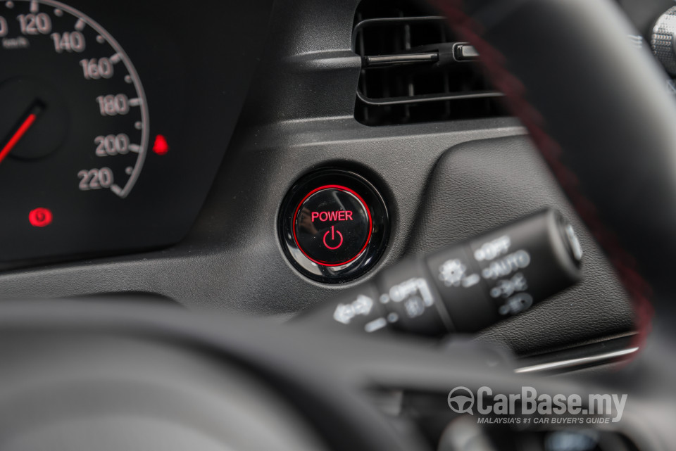 Honda HR-V RV (2022) Interior