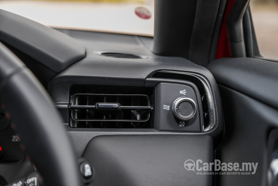 Honda HR-V RV (2022) Interior