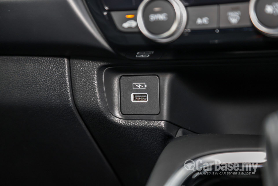 Honda HR-V RV (2022) Interior